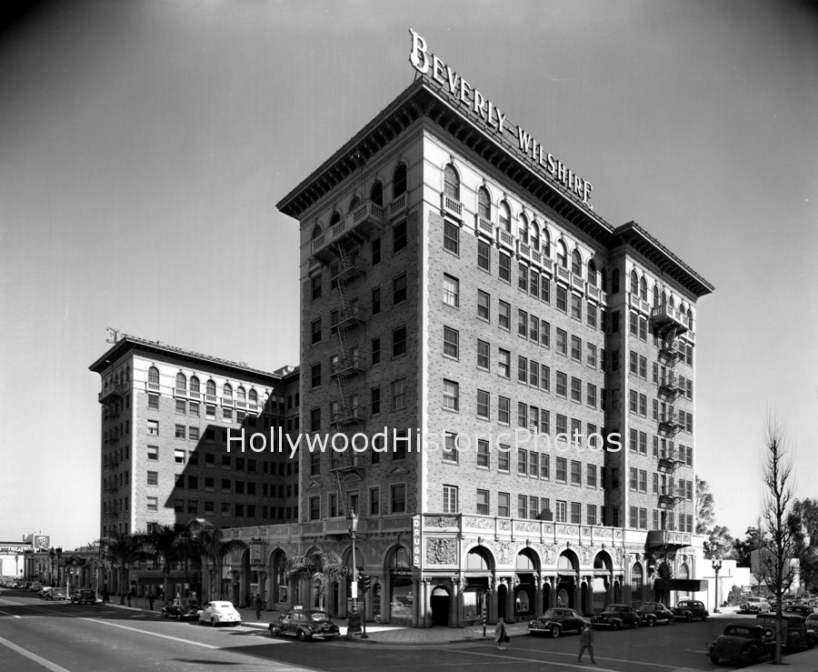 Beverly Wilshire Hotel 1939.jpg
